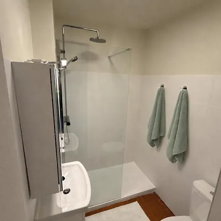 Apartment Petit Cocon Sur Le Port D'hyeres Avec Parking, Proche Des Plages