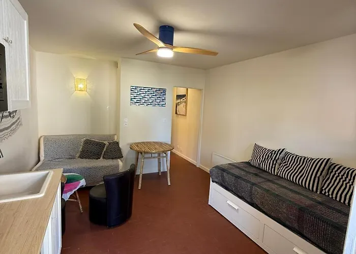 Petit Cocon Sur Le Port D'hyeres Avec Parking, Proche Des Plages