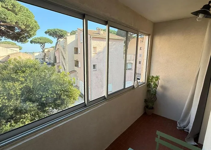 Petit Cocon Sur Le Port D'hyeres Avec Parking, Proche Des Plages Διαμέρισμα *