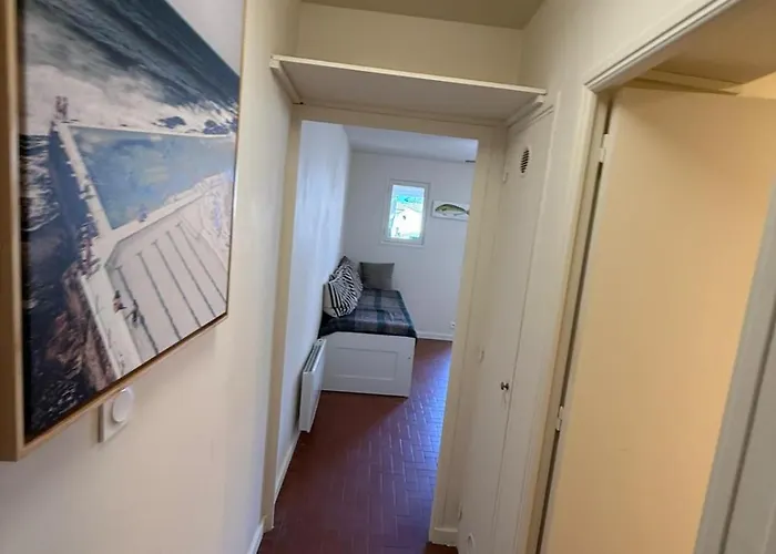 Petit Cocon Sur Le Port D'hyeres Avec Parking, Proche Des Plages Apartment *